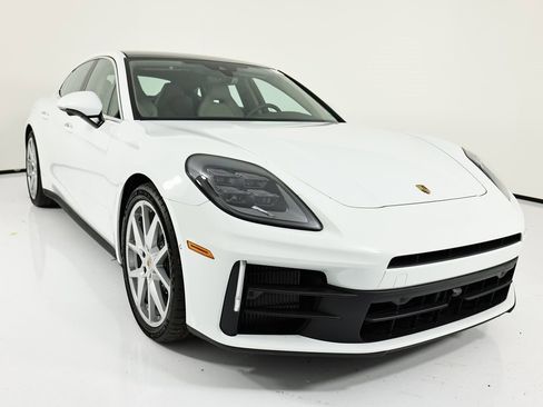 New 2026 Porsche Panamera 4 image 16