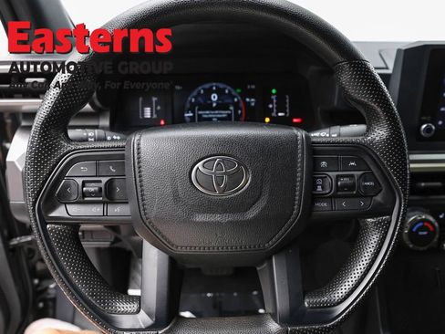 Used 2025 Toyota Tacoma SR5 AWD/4WD image 10