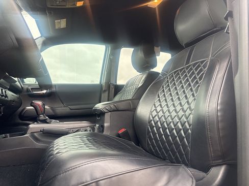 Used 2020 Toyota Tacoma TRD Off-Road image 36