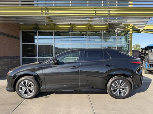 Used 2023 Lexus RZ 450e Premium image 7