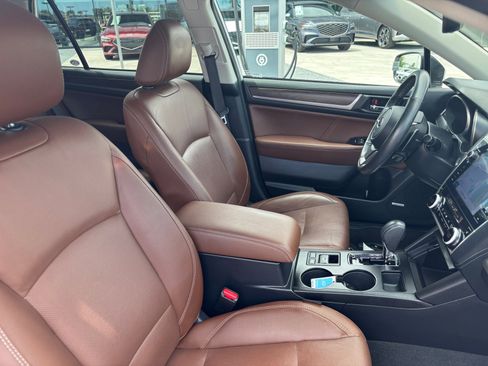 Used 2019 Subaru Outback 2.5i Touring image 19