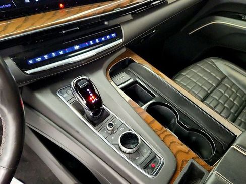 Used 2023 Cadillac Escalade Sport Platinum w/ LPO, ONYX Package AWD/4WD image 16