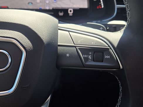 Used 2025 Audi Q8 Premium Plus image 29