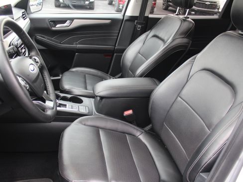 Used 2022 Ford Escape SEL image 11