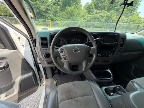 Used 2018 Nissan NV 2500 SV RWD image 24