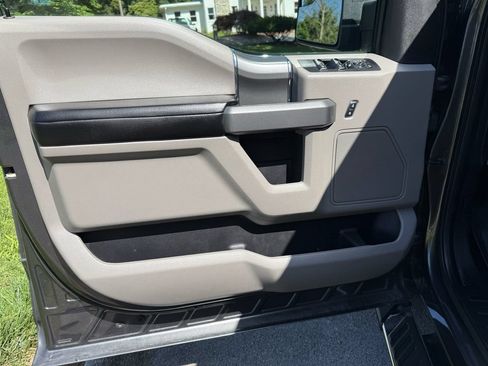 Used 2017 Ford F150 XLT w/ Equipment Group 302A Luxury AWD/4WD image 17