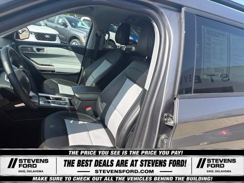 Used 2023 Ford Explorer XLT w/ Equipment Group 202A AWD/4WD image 16
