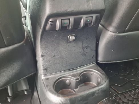 Used 2018 Jeep Wrangler Unlimited Rubicon AWD/4WD image 33