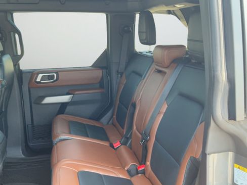 Used 2023 Ford Bronco Outer Banks AWD/4WD image 21