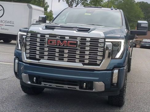 New 2025 GMC Sierra 2500 Denali w/ Denali Reserve Package image 3