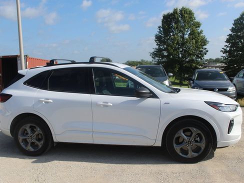 Used 2023 Ford Escape ST-Line w/ Tech Pack #1 AWD/4WD image 7