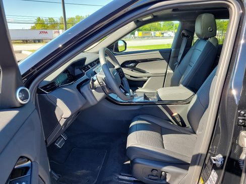 Used 2024 Land Rover Range Rover Evoque Dynamic SE image 12