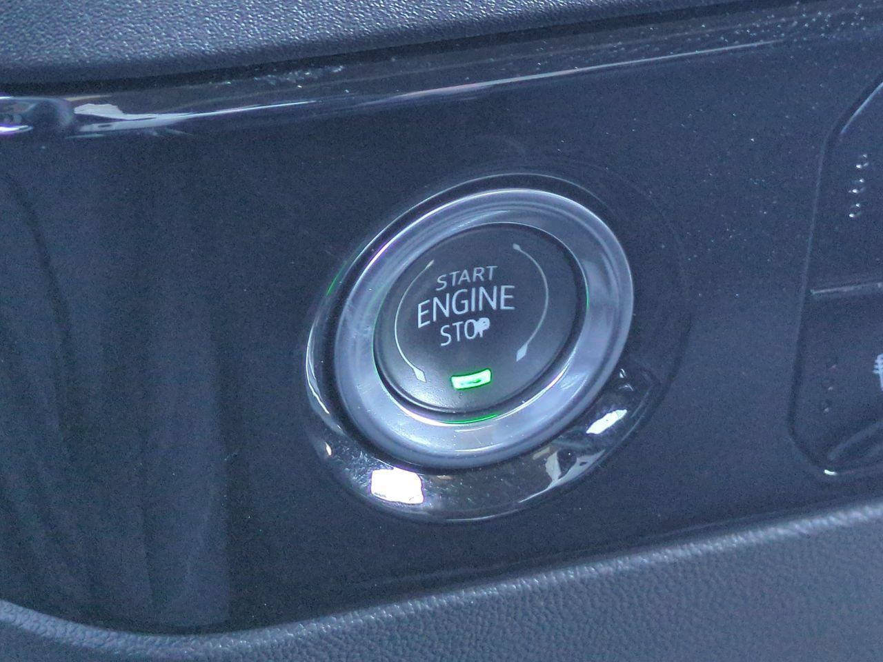 Used 2024 Chevrolet Silverado 1500 LT AWD/4WD image 17