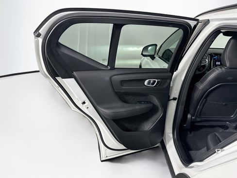 Used 2026 Volvo XC40 B5 Plus AWD/4WD image 28