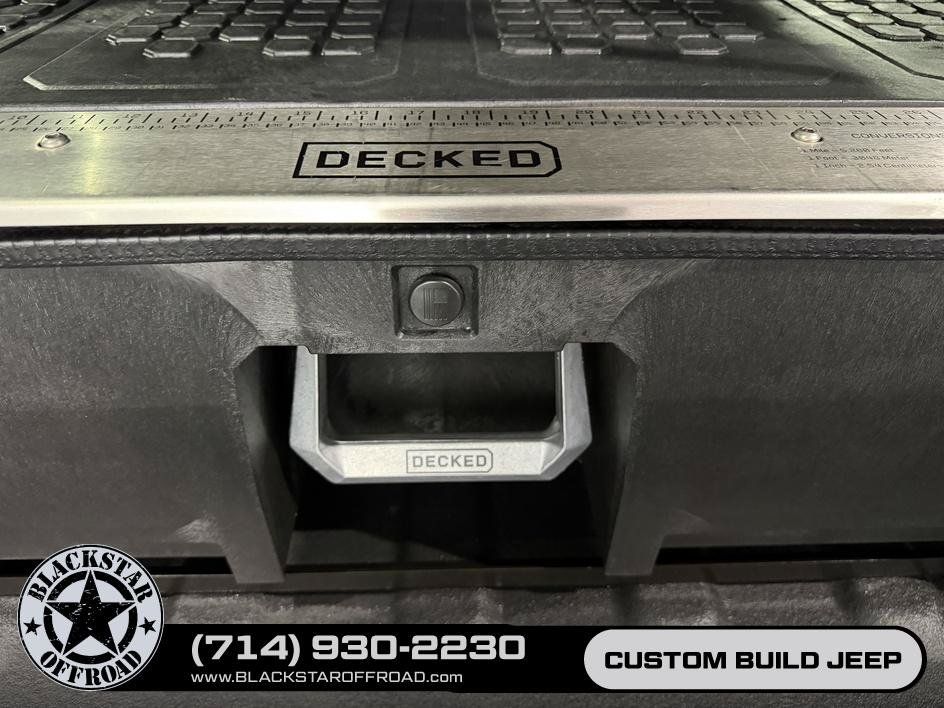 Used 2024 Jeep Gladiator Rubicon w/ Technology Group AWD/4WD image 14