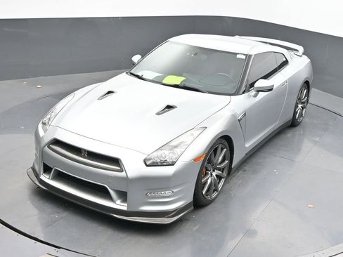Used 2012 Nissan GT-R Premium AWD/4WD image 39