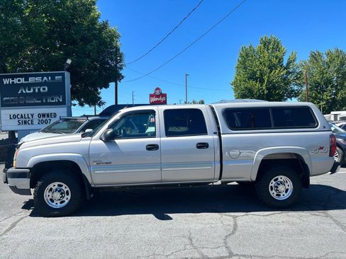 Used 2005 Chevrolet Silverado 2500 LT w/ Heavy-Duty Power Package AWD/4WD image 2