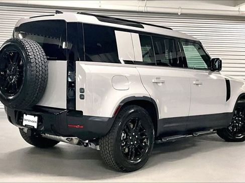 New 2026 Land Rover Defender 110 S image 4
