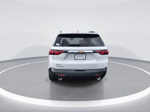 Used 2023 Chevrolet Traverse LT FWD image 7