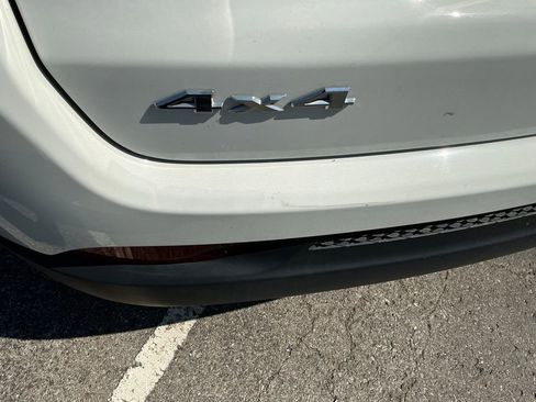 Used 2022 Jeep Compass Limited w/ Sun and Sound Group AWD/4WD image 3