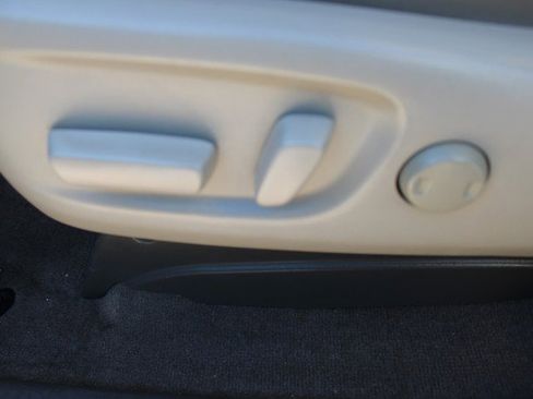 Used 2014 Toyota Sienna Limited w/ Limited Premium Package image 13