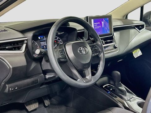 Used 2025 Toyota Corolla LE w/ LE Premium Package FWD image 7