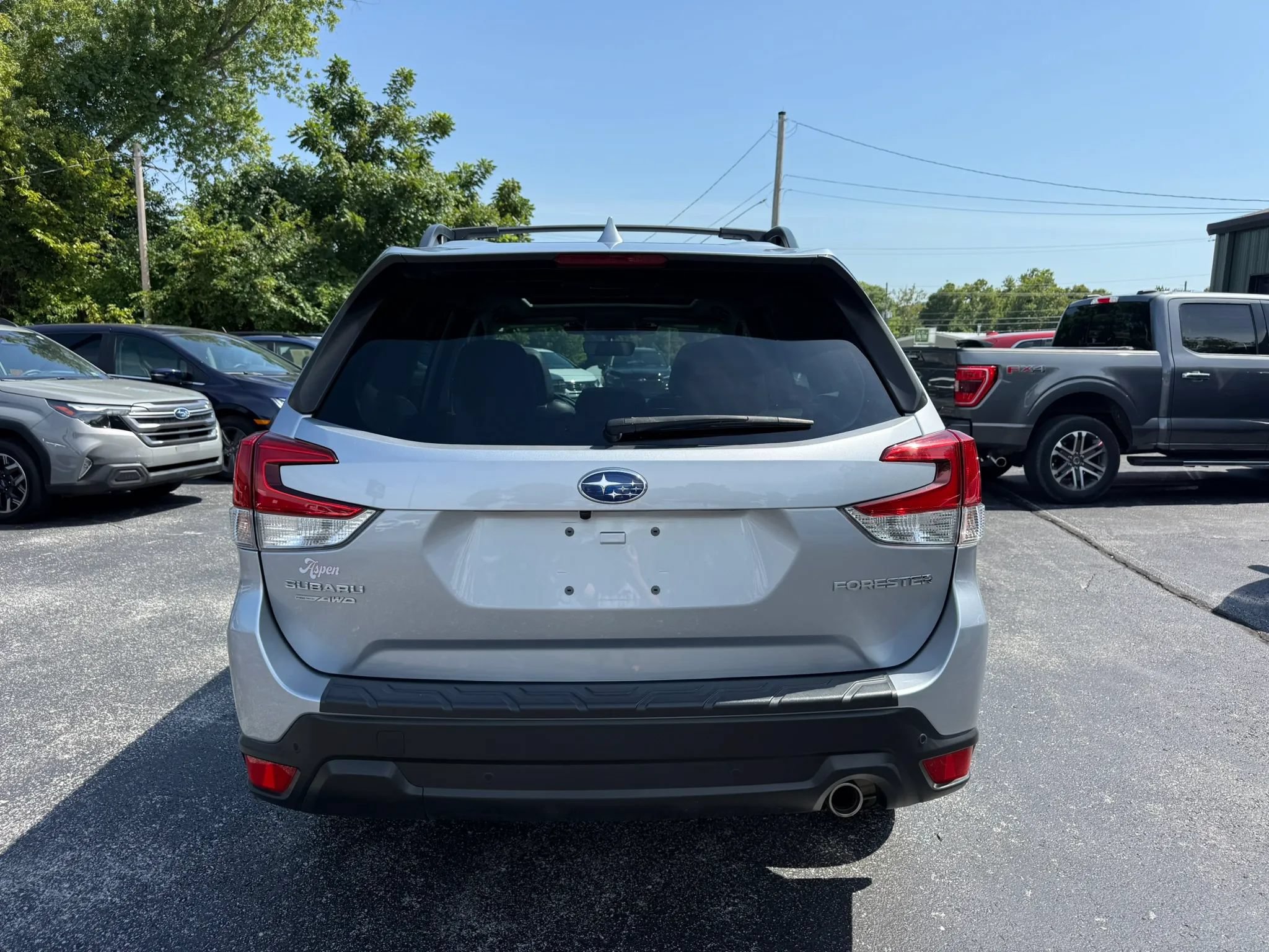 Used 2023 Subaru Forester Limited AWD/4WD image 5