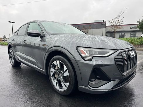 Used 2021 Audi e-tron Premium w/ Towing Package image 2