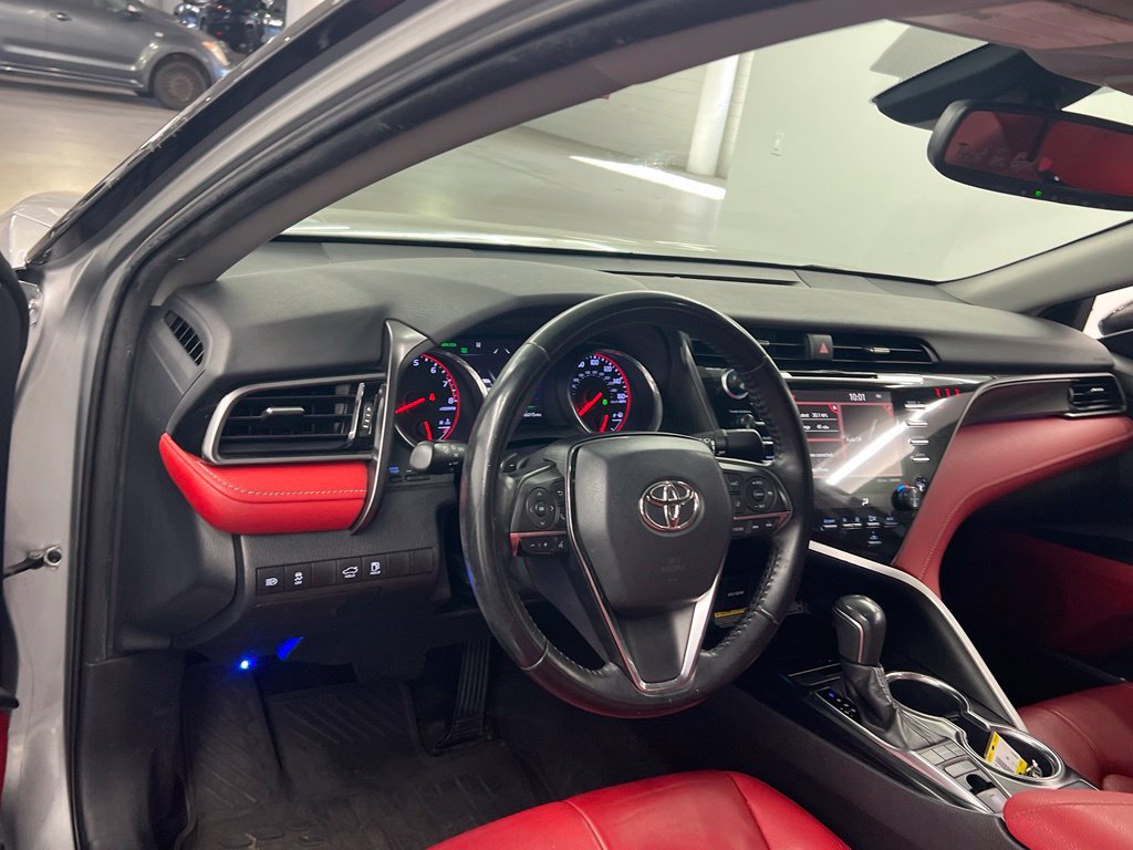 Used 2019 Toyota Camry XSE FWD image 9