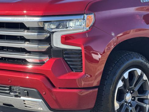 Used 2023 Chevrolet Silverado 1500 High Country w/ Technology Package AWD/4WD image 6