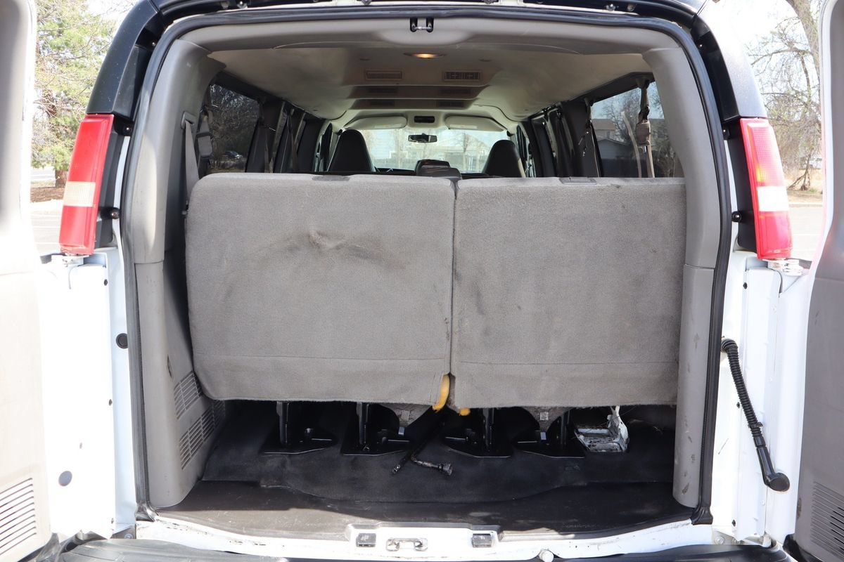 Used 2017 Chevrolet Express 3500 LT RWD image 14