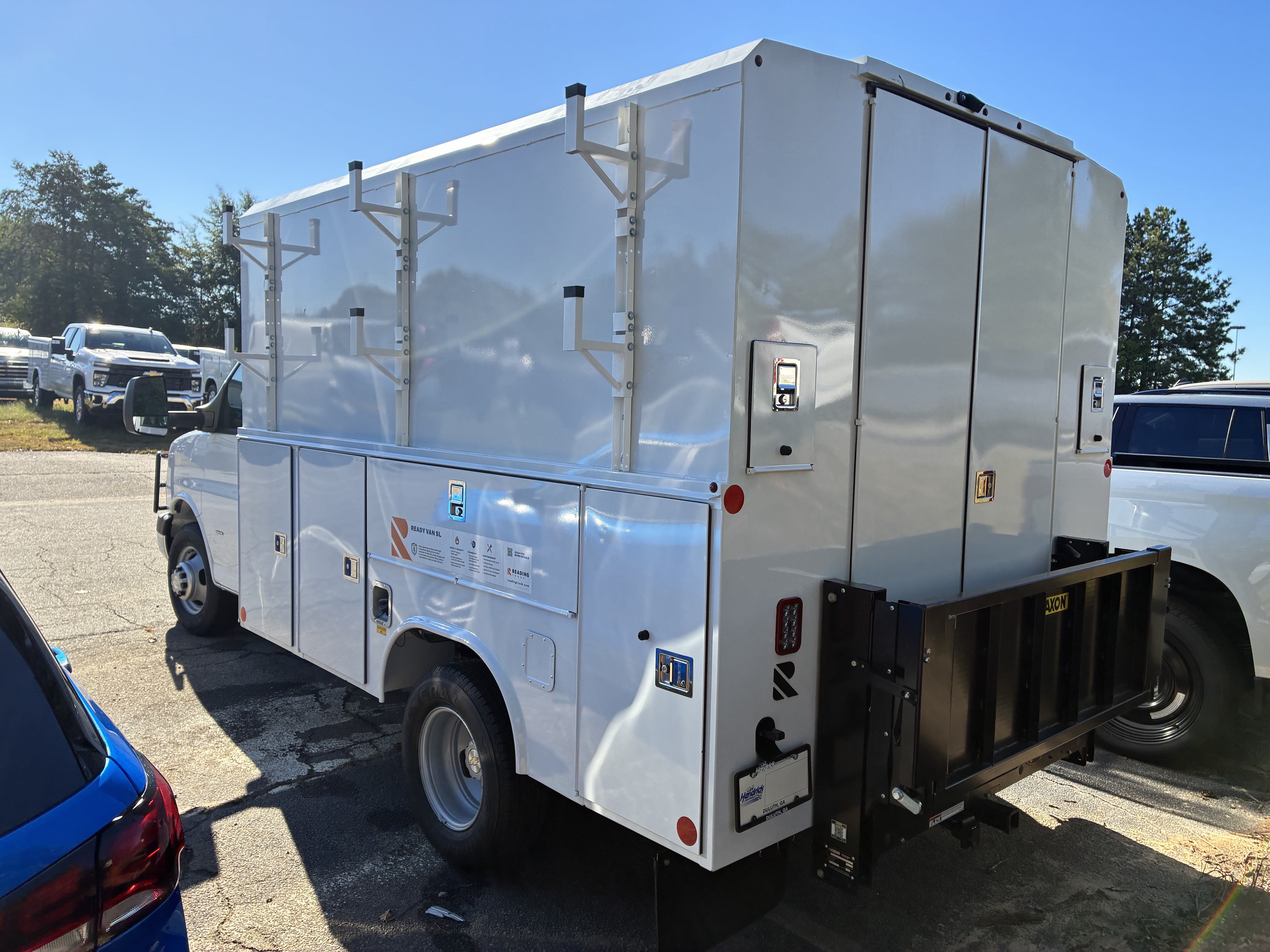 Used 2024 Chevrolet Express 3500 w/ Power Convenience Package RWD image 6
