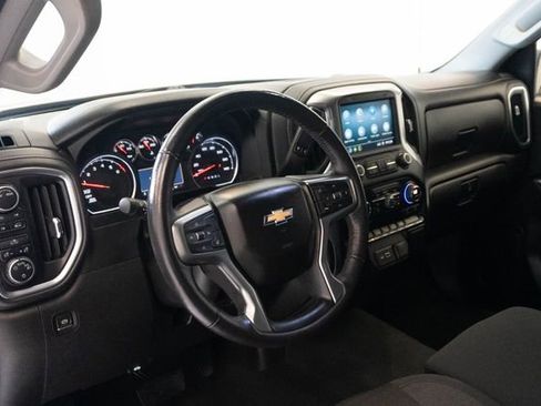 Used 2022 Chevrolet Silverado 1500 LT AWD/4WD image 3