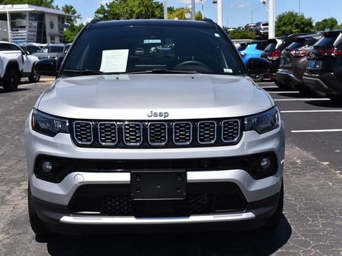 Used 2025 Jeep Compass Limited AWD/4WD image 4