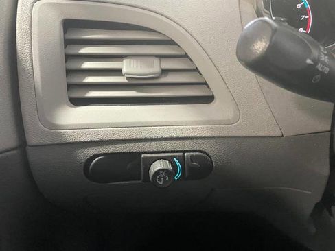 Used 2009 Chevrolet Malibu LS image 32