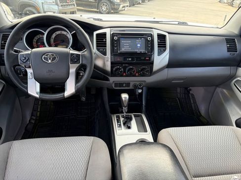 Used 2014 Toyota Tacoma PreRunner w/ SR5 Package image 23