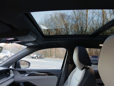 New 2026 Volkswagen Tiguan SE R-Line image 20