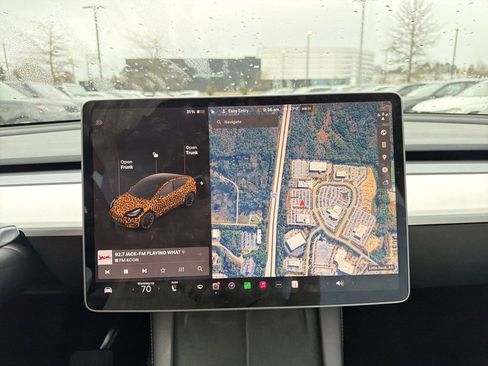 Used 2021 Tesla Model Y Long Range image 25