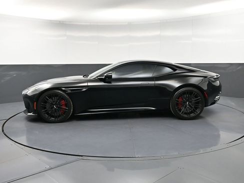 Used 2025 Aston Martin DB12 Coupe RWD image 2