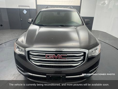 Used 2018 GMC Acadia SLT FWD image 8