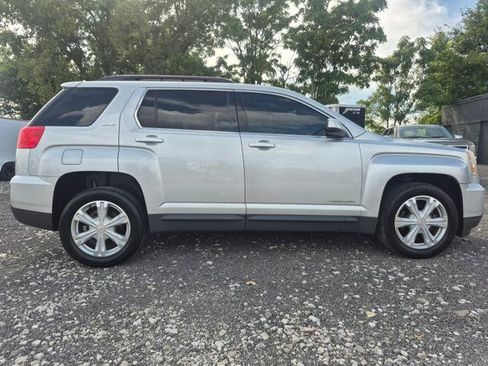 Used 2017 GMC Terrain SLE w/ Technology Package AWD/4WD image 3