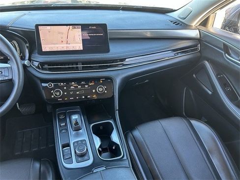 Certified 2025 INFINITI QX60 Luxe image 17