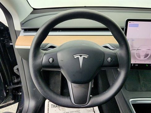 Used 2025 Tesla Model Y Long Range image 13
