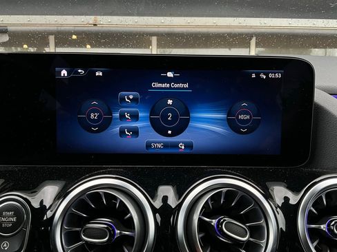 Used 2025 Mercedes-Benz GLA 250 image 33