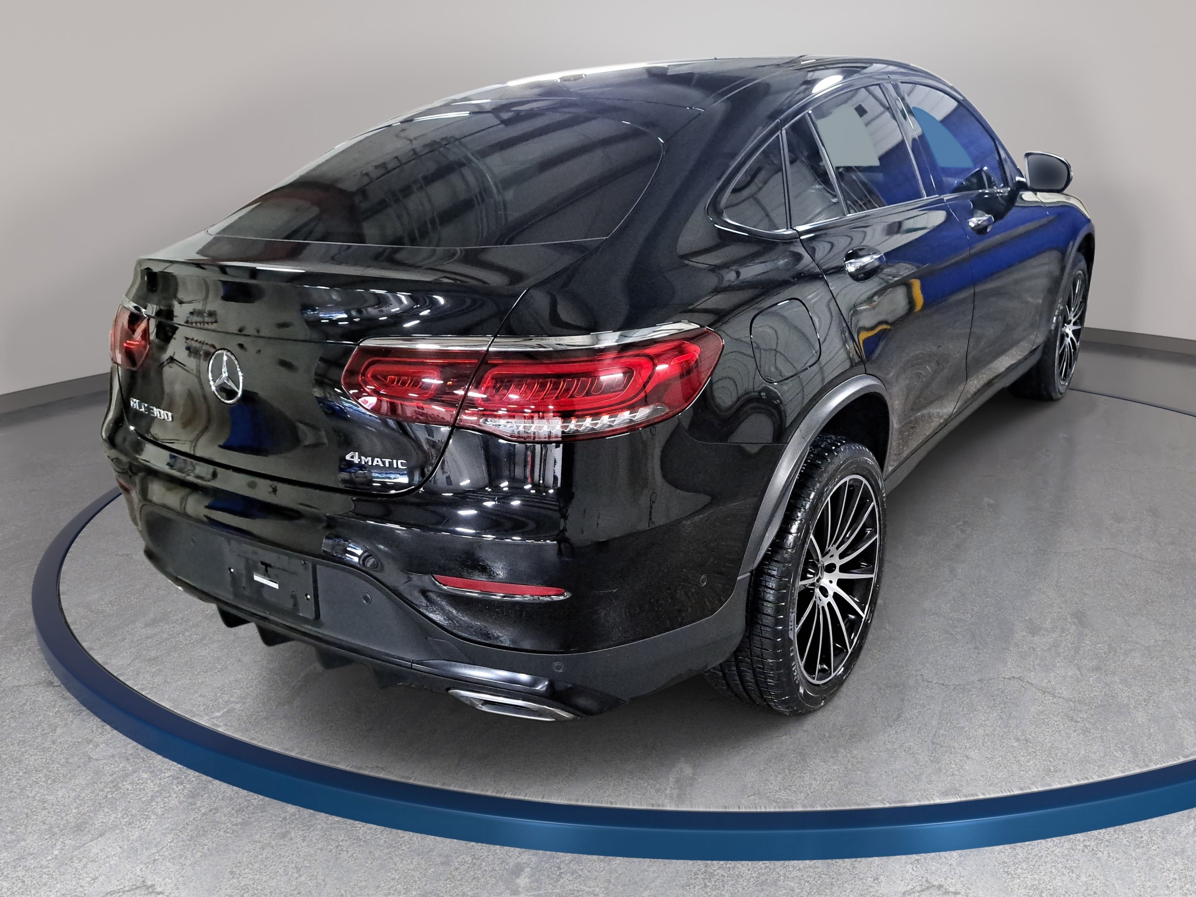 Used 2023 Mercedes-Benz GLC 300 4MATIC Coupe image 5