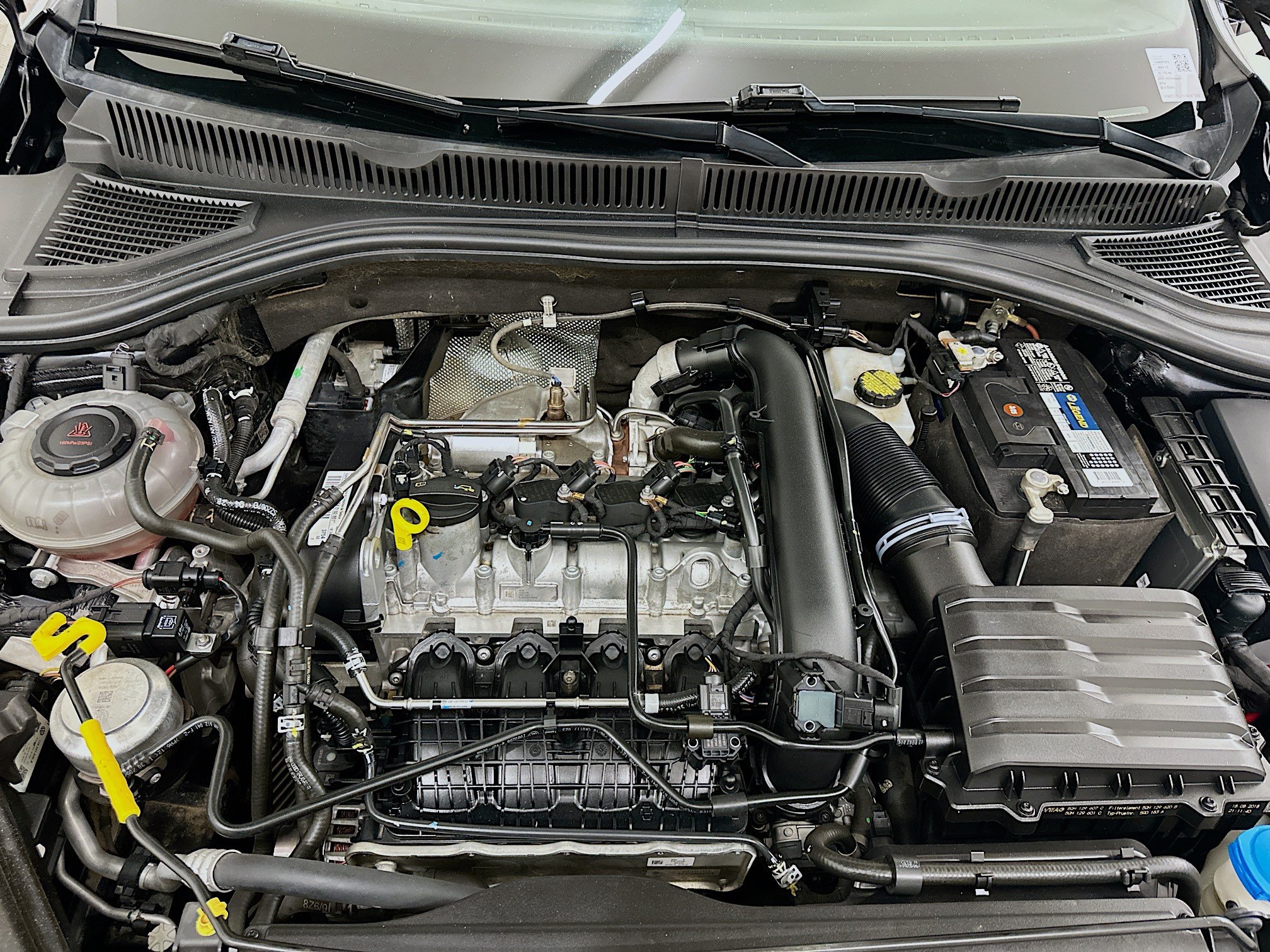 Used 2019 Volkswagen Jetta R-Line FWD image 34
