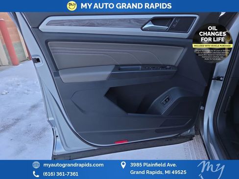 Used 2022 Volkswagen Atlas Cross Sport SE image 10