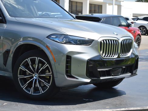 Certified 2024 BMW X5 xDrive40i w/ M Sport Package AWD/4WD image 2