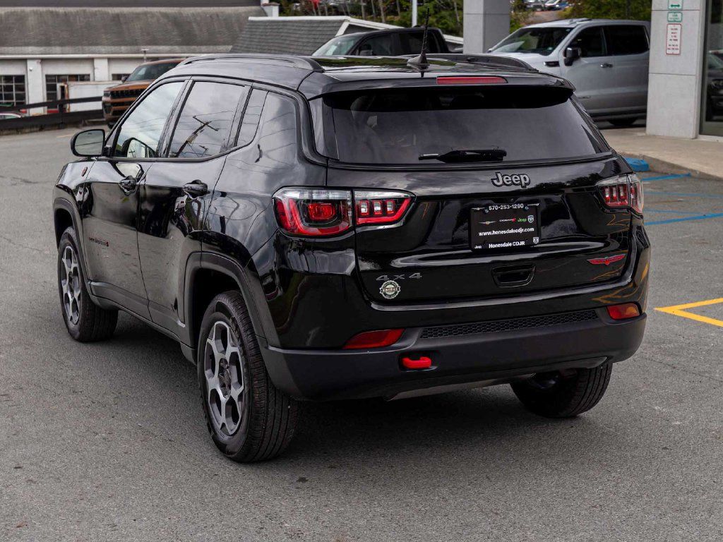 Used 2022 Jeep Compass Trailhawk w/ Trailhawk Convenience Group AWD/4WD image 6