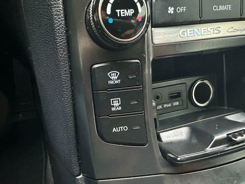 Used 2013 Hyundai Genesis 2.0T RWD image 25